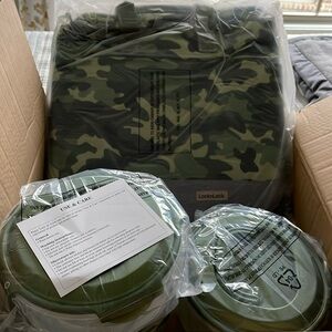 BRAND NEW LOCK N LOCK TOTE W/3 STORAGE CONTAINERS